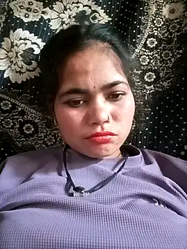 Snapshot of Sunali_Bendre chatting on March 27, 2026, 6:30 am Sunali Bendre online show from March 27, 2026, 6:30 am