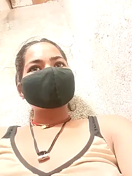 Snapshot of Sunali_Bendre chatting on March 27, 2026, 8:26 am Sunali Bendre online show from March 27, 2026, 8:26 am