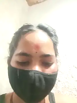 Snapshot of Sunali_Bendre chatting on April 12, 2026, 2:55 pm Sunali Bendre online show from April 12, 2026, 2:55 pm