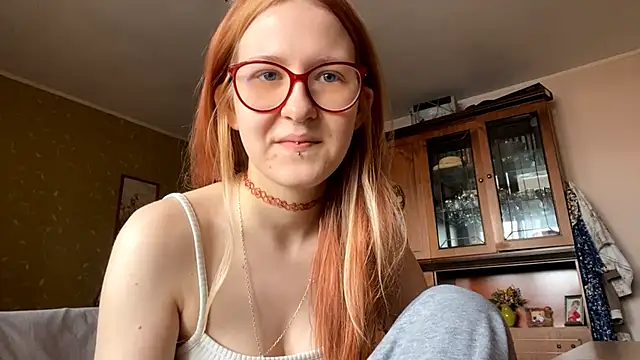 LaureenVielma online show from February 27, 2026, 7:19 am