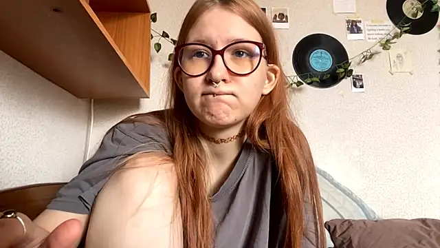 Snapshot of LaureenVielma chatting on March 21, 2026, 8:19 am LaureenVielma online show from March 21, 2026, 8:19 am