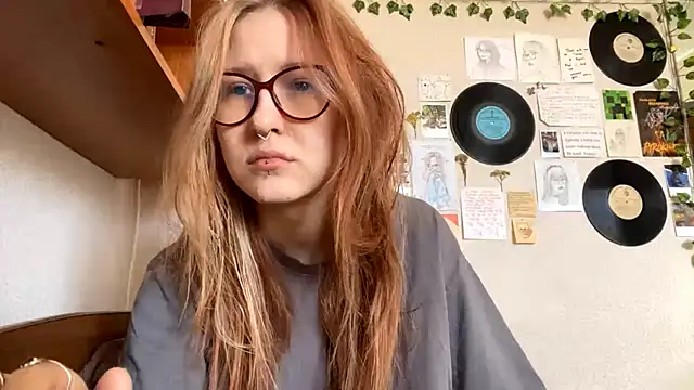 Snapshot of LaureenVielma chatting on April 5, 2026, 8:22 am LaureenVielma online show from April 5, 2026, 8:22 am