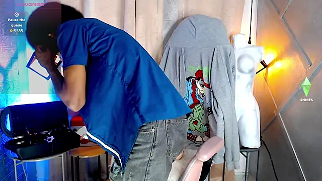 Snapshot of Walkers05 chatting on March 31, 2026, 1:40 am Walkers05 online show from March 31, 2026, 1:40 am