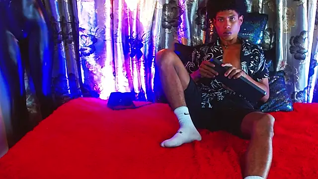 Snapshot of Walkers05 chatting on April 5, 2026, 4:37 pm Walkers05 online show from April 5, 2026, 4:37 pm