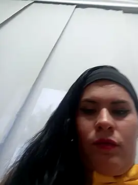 paris laurens online show from February 16, 2026, 11:01 pm