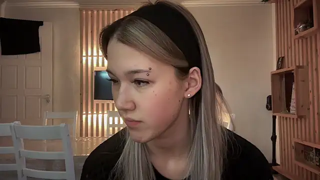 lilXdomiii online show from February 5, 2026, 1:27 pm