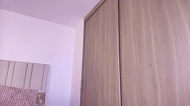 Anna-Lynn online show from March 8, 2026, 2:04 am