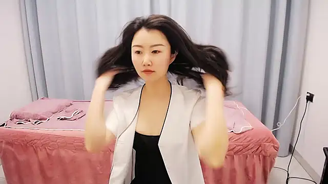 Snapshot of anne2026 chatting on April 1, 2026, 12:55 am anne2026 online show from April 1, 2026, 12:55 am