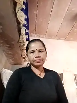 Snapshot of Pooja_sahu chatting on April 17, 2026, 8:28 am Pooja sahu online show from April 17, 2026, 8:28 am