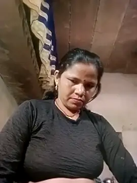 Snapshot of Pooja_sahu chatting on April 18, 2026, 7:34 am Pooja sahu online show from April 18, 2026, 7:34 am
