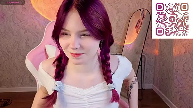 Julia Anis online show from April 12, 2026, 1:10 am