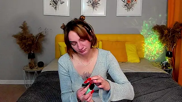 Snapshot of PollyRoseX chatting on March 4, 2026, 7:42 pm PollyRoseX online show from March 4, 2026, 7:42 pm