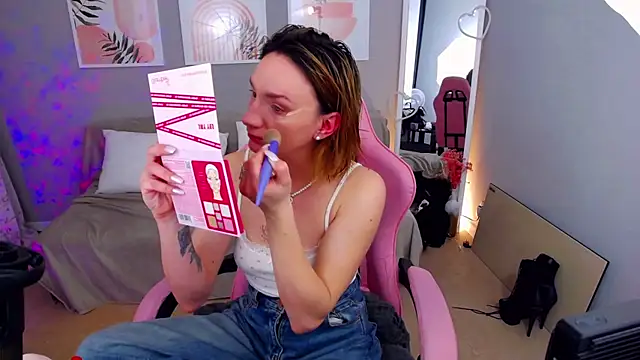 Snapshot of PollyRoseX chatting on April 10, 2026, 5:17 pm PollyRoseX online show from April 10, 2026, 5:17 pm