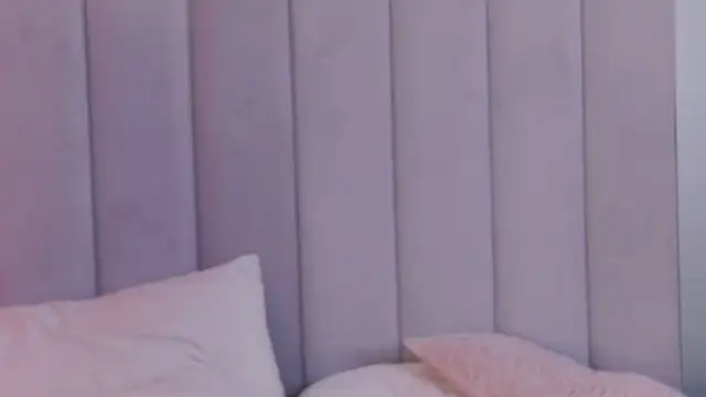 Snapshot of EileenElfie chatting on March 2, 2026, 5:19 am EileenElfie online show from March 2, 2026, 5:19 am