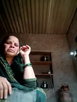 Snapshot of Lucky_couple-1 chatting on February 19, 2026, 6:31 am Lucky couple-1 online show from February 19, 2026, 6:31 am