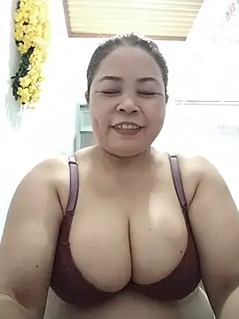 Baby-bigtits2026 online show from May 18, 2026, 10:21 am