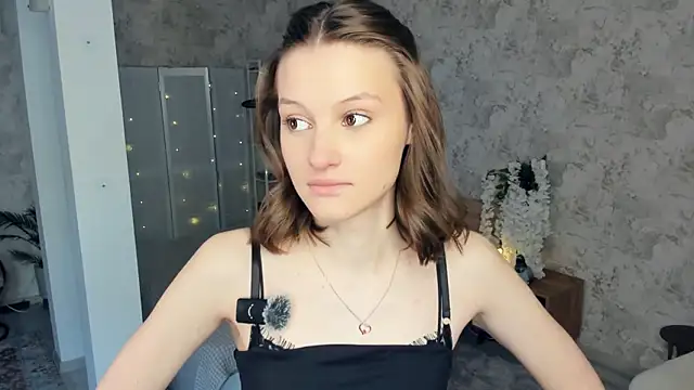 LianneBynon online show from February 5, 2026, 8:30 am