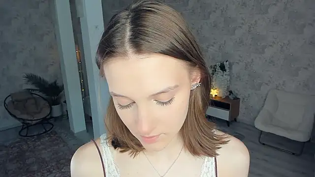 LianneBynon online show from March 9, 2026, 8:40 am