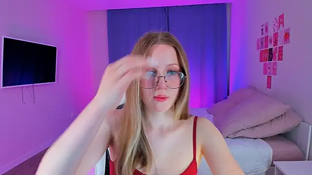 Vega Taylor online show from April 6, 2026, 4:46 am