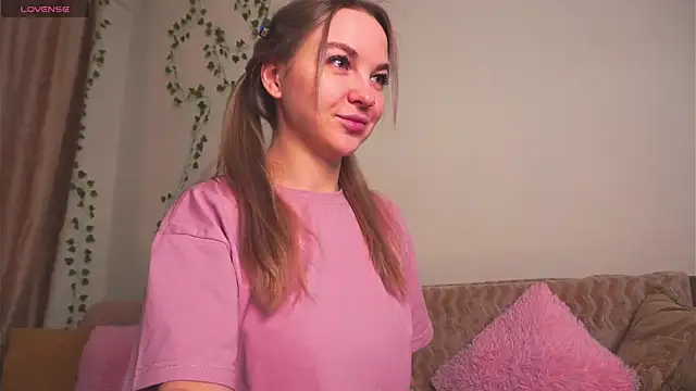 AricaPetties online show from February 6, 2026, 6:55 pm