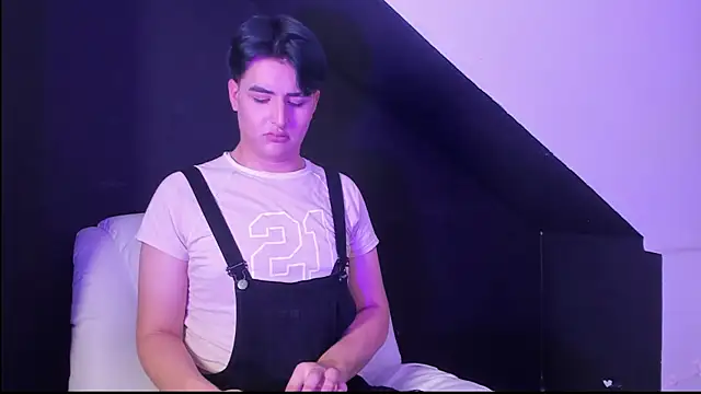 Snapshot of noahWolff_ chatting on February 9, 2026, 9:19 pm noahWolff online show from February 9, 2026, 9:19 pm