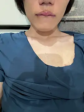 nlxq ll online show from May 11, 2026, 2:23 pm