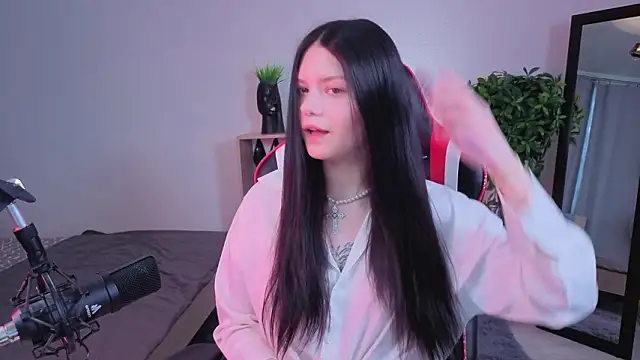 Snapshot of Maria_trend chatting on February 14, 2026, 2:47 pm Maria trend online show from February 14, 2026, 2:47 pm