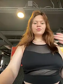 Snapshot of Lika__Sweeet chatting on February 16, 2026, 1:18 pm Lika Sweeet online show from February 16, 2026, 1:18 pm