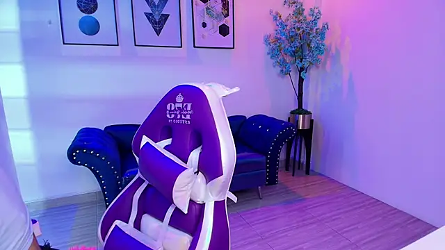 Maddie T18 online show from March 31, 2026, 11:43 am