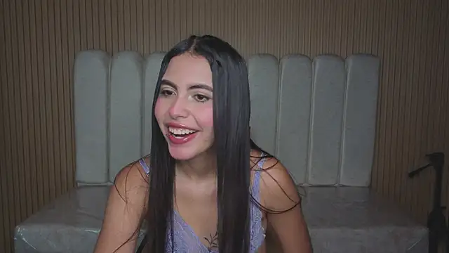 Perla lovely  online show from February 12, 2026, 12:33 pm