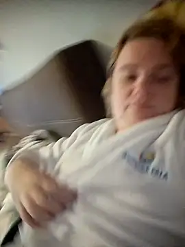 Snapshot of VitniKis chatting on February 17, 2026, 6:43 am VitniKis online show from February 17, 2026, 6:43 am