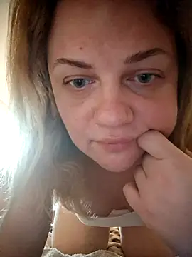 Snapshot of VitniKis chatting on February 27, 2026, 6:35 am VitniKis online show from February 27, 2026, 6:35 am