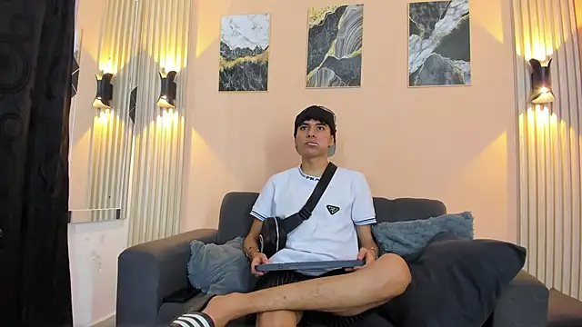 DesiresOfOlympus  online show from April 15, 2026, 7:43 pm