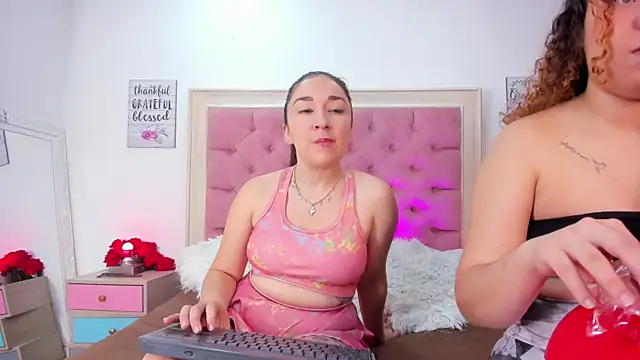 Snapshot of AmbarClarck chatting on February 23, 2026, 12:02 pm AmbarClarck online show from February 23, 2026, 12:02 pm