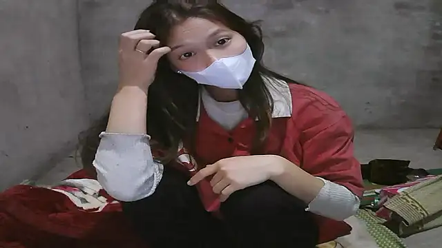 2b-xx online show from February 13, 2026, 11:12 pm