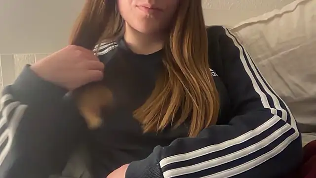 Lucyschickt online show from February 26, 2026, 5:45 pm