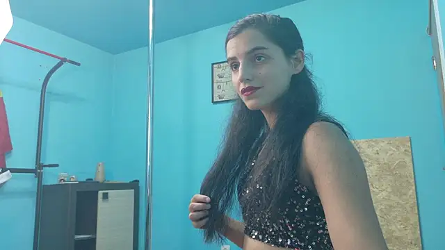 SoniaMoonnnnn online show from June 19, 2026, 5:50 pm