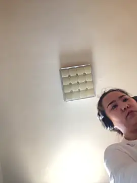 Youyou 12 online show from April 11, 2026, 5:45 am