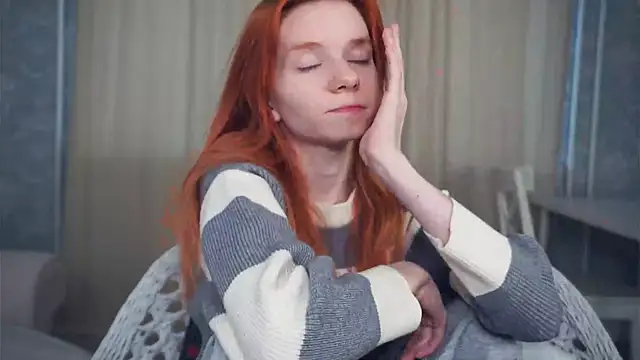 Snapshot of TarynPalek chatting on February 18, 2026, 6:42 am TarynPalek online show from February 18, 2026, 6:42 am