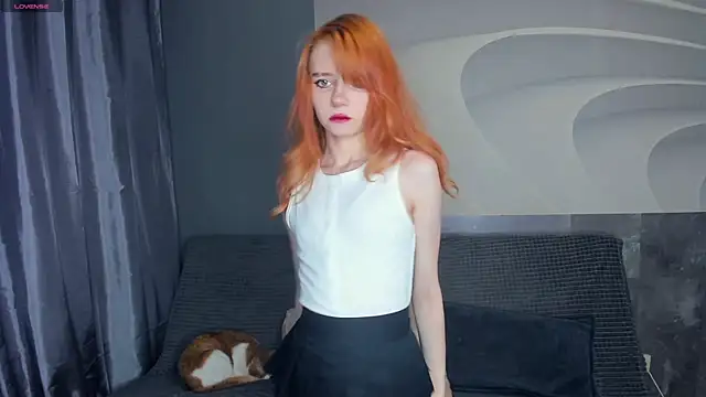 TarynPalek online show from May 27, 2026, 7:27 am