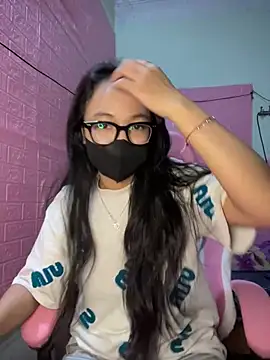 Leeeiuu online show from February 21, 2026, 12:17 pm