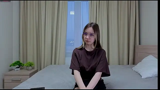 alorenna online show from March 17, 2026, 3:15 pm