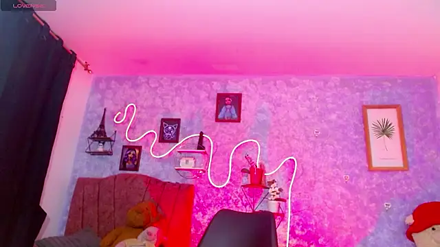 Snapshot of Everlin__Hot_ chatting on March 2, 2026, 10:44 am Everlin Hot online show from March 2, 2026, 10:44 am