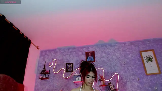 Snapshot of Everlin__Hot_ chatting on March 17, 2026, 2:27 am Everlin Hot online show from March 17, 2026, 2:27 am