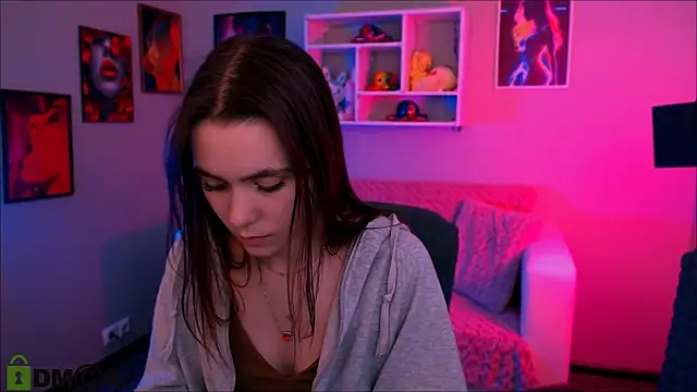 laurenmurrr online show from April 25, 2026, 1:41 pm