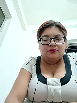 Elie Hallway online show from April 7, 2026, 6:30 pm