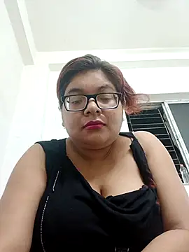 Elie Hallway online show from April 17, 2026, 7:17 pm