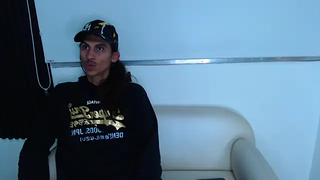 Snapshot of Noha-Smith chatting on February 24, 2026, 6:44 am Noha-Smith online show from February 24, 2026, 6:44 am