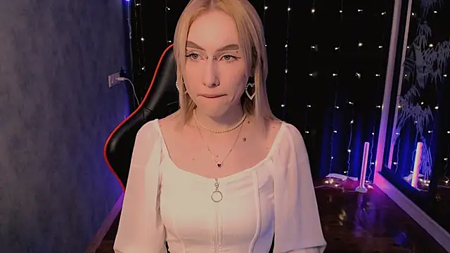 Snapshot of crybambi chatting on February 16, 2026, 7:04 am crybambi online show from February 16, 2026, 7:04 am