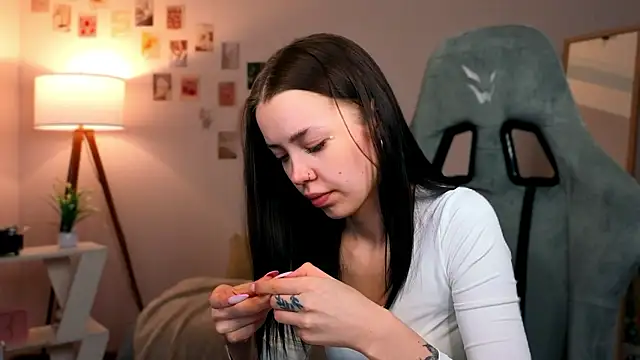 Snapshot of Vexnexe chatting on February 9, 2026, 7:18 pm Vexnexe online show from February 9, 2026, 7:18 pm